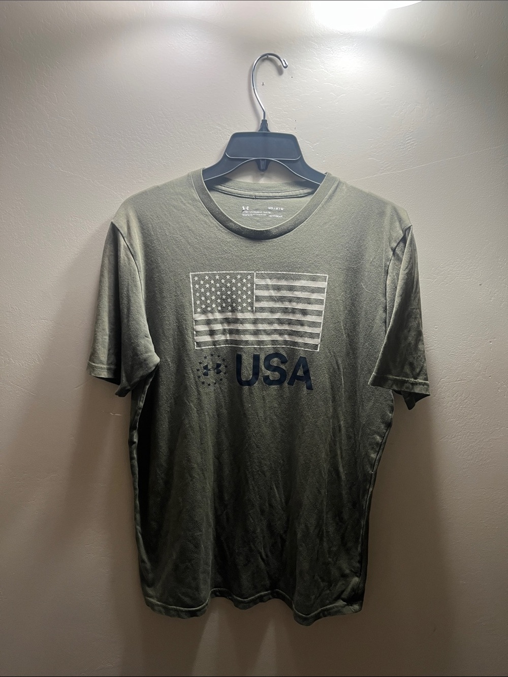 Under Armour Men's Olive Green USA Flag Short-Sleeve Tee